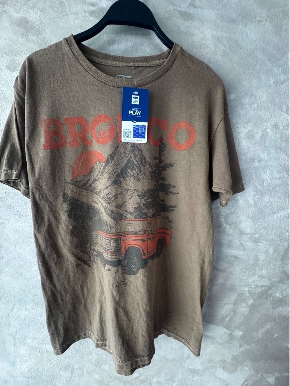 Ford Bronco Men’s Medium Brown Mountain Graphic T-Shirt NWT